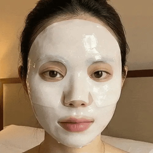 STRANGERS COMPLIMENT MY SKIN